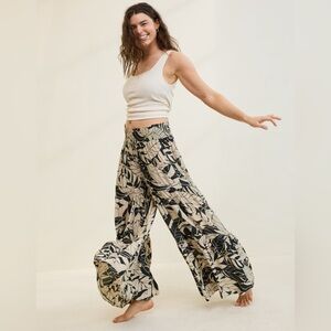 flowy patterned aerie pants